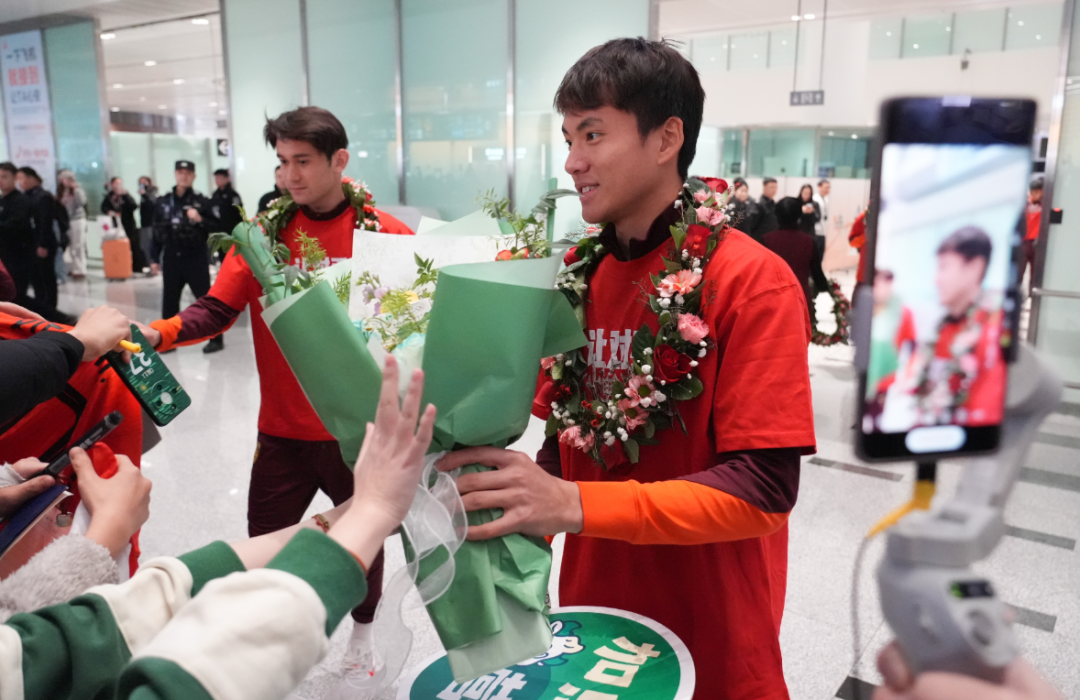 u8官网.u8登录-U23国足队员向余望:这趟旅程很梦幻,看到了和亚洲一流球队的差距,拼命想缩小差距,希望下次避免遗憾