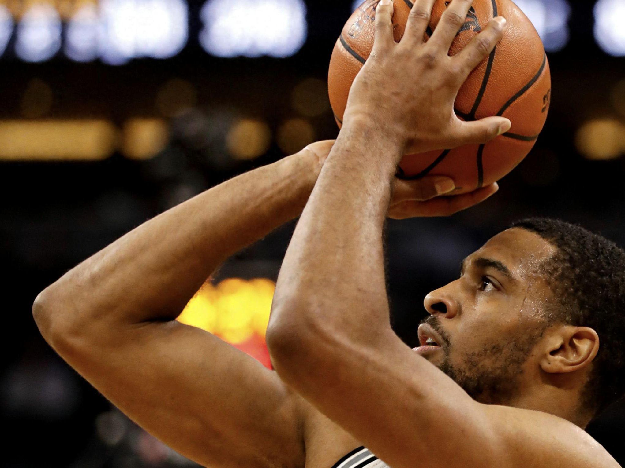 u8国际-残阵狂胜23分！山西84-61双杀四川 法耶准四双统治全场